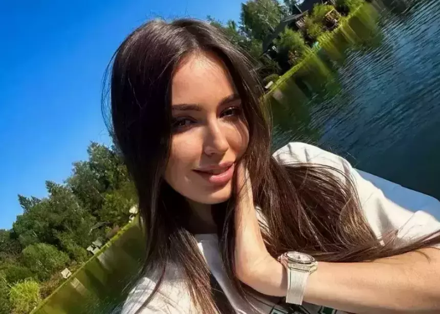 «Вас поэтому в Москве и не любят»: Анастасия Костенко подверглась травле после повторной пластики груди