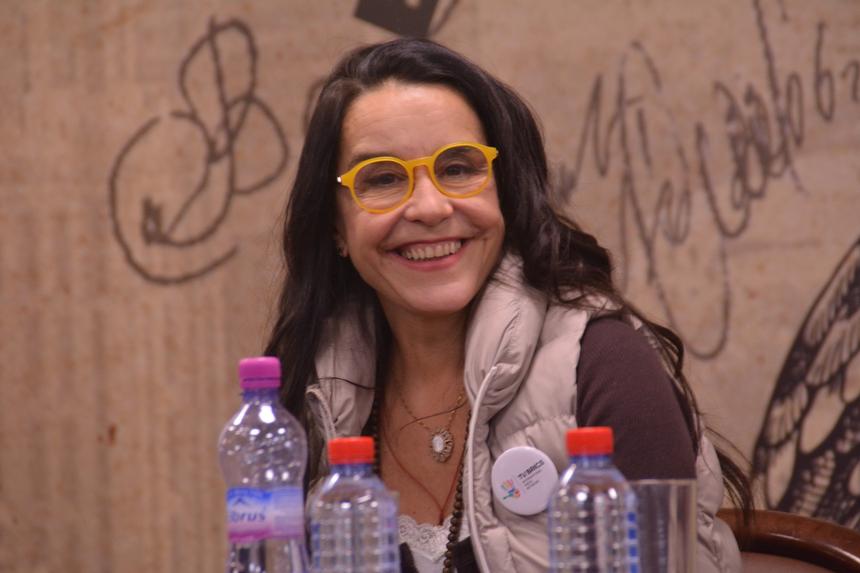 Не снимается в кино и ищет пятого мужа: как живет звезда сериала «Рабыня Изаура» Луселия Сантуш