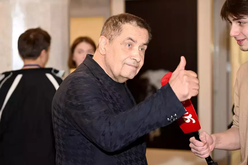 «Малолетний дебил»: Расторгуев продолжает оскорблять журналиста, задавшего неудобный вопрос