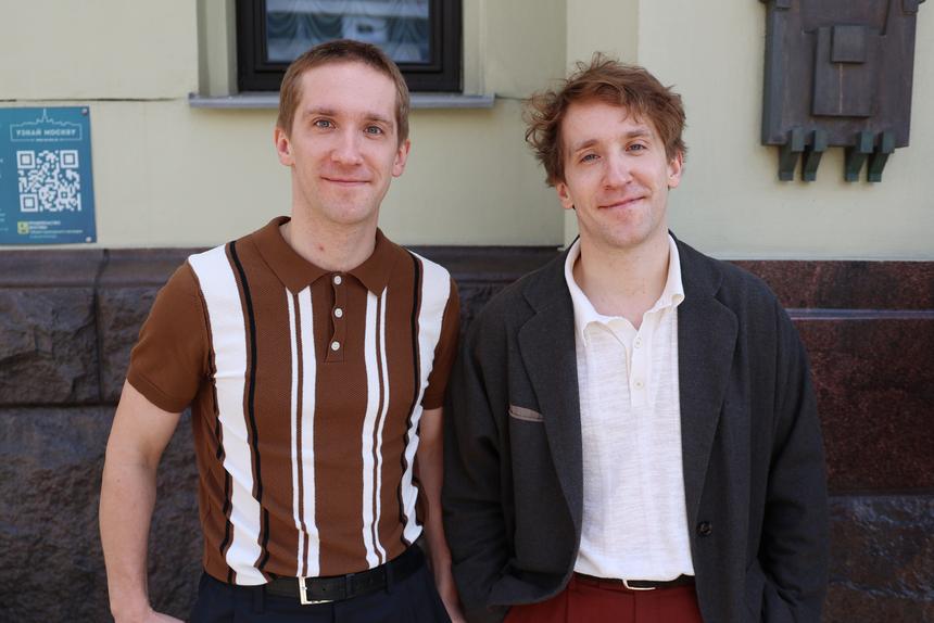 Актер Павел Рассомахин рассказал о конкуренции с братом-близнецом