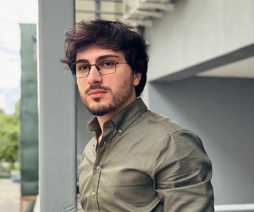 «К деньгам нельзя относиться несерьезно»: интервью с автором песен для российской эстрады Ибрагимом Аушевым