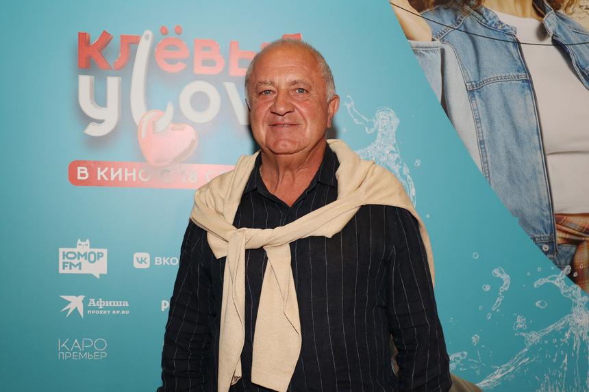 Актер Стержаков рассказал о знакомстве с женой в необычном месте