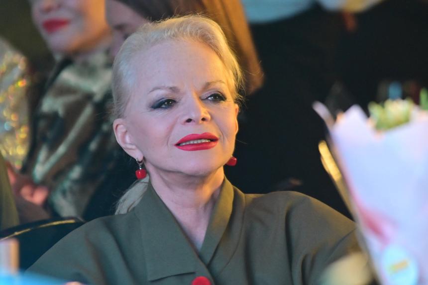 «Для него это серьезная и очень страшная потеря»: Долина рассказала об отношениях Агутина с умершей мамой