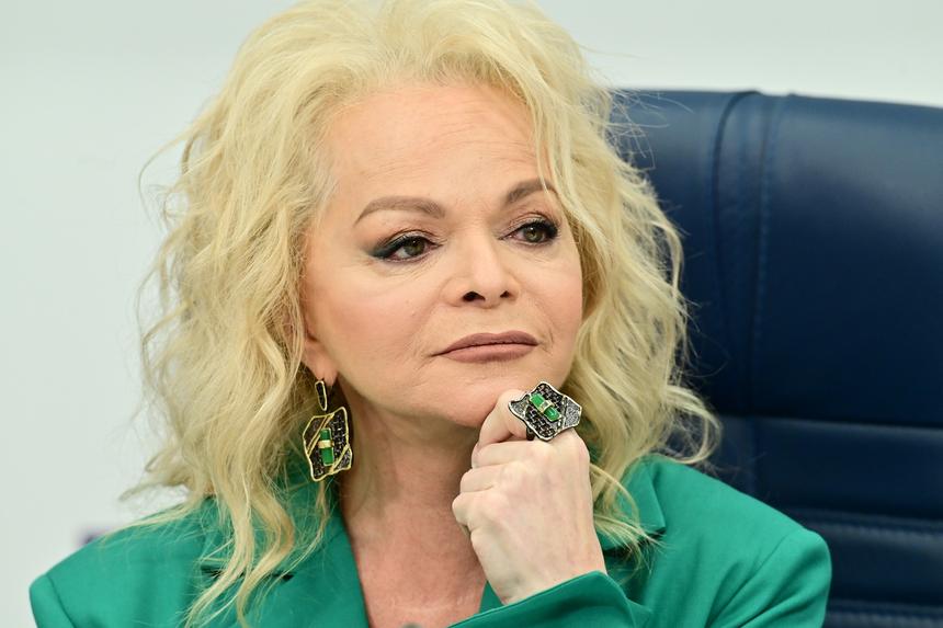 «Очень его не хватает. Он заменил мне отца»: Лариса Долина сделала неожиданное признание о Михаиле Таниче