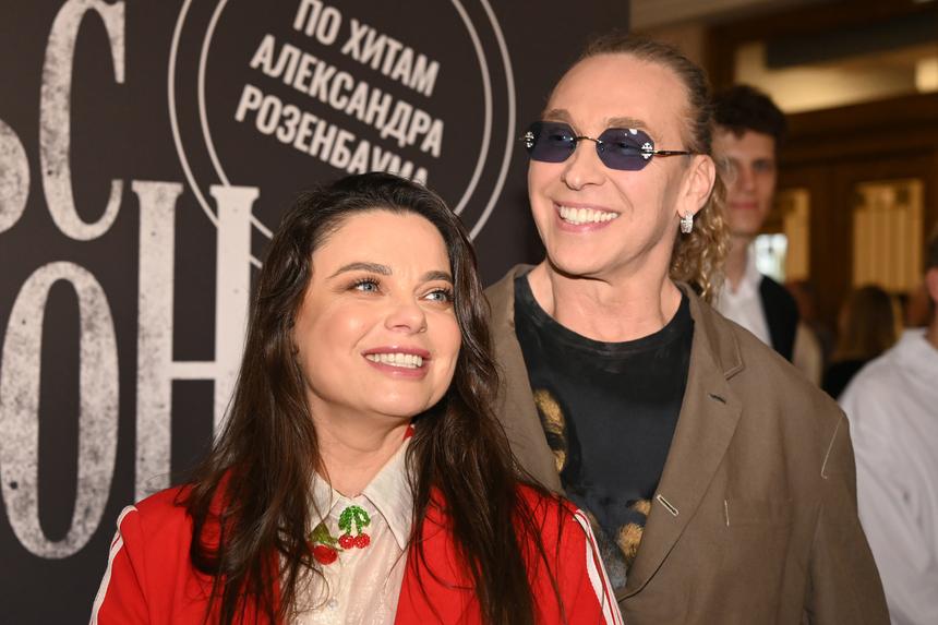 Королева и Тарзан выяснили отношения на сцене во время исполнения хита Николаева