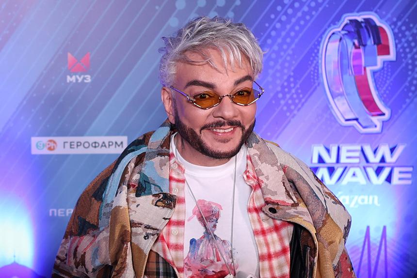 Восстановившийся после ожога Филипп Киркоров вернулся к корпоративам и поднял гонорар за новогодние концерты