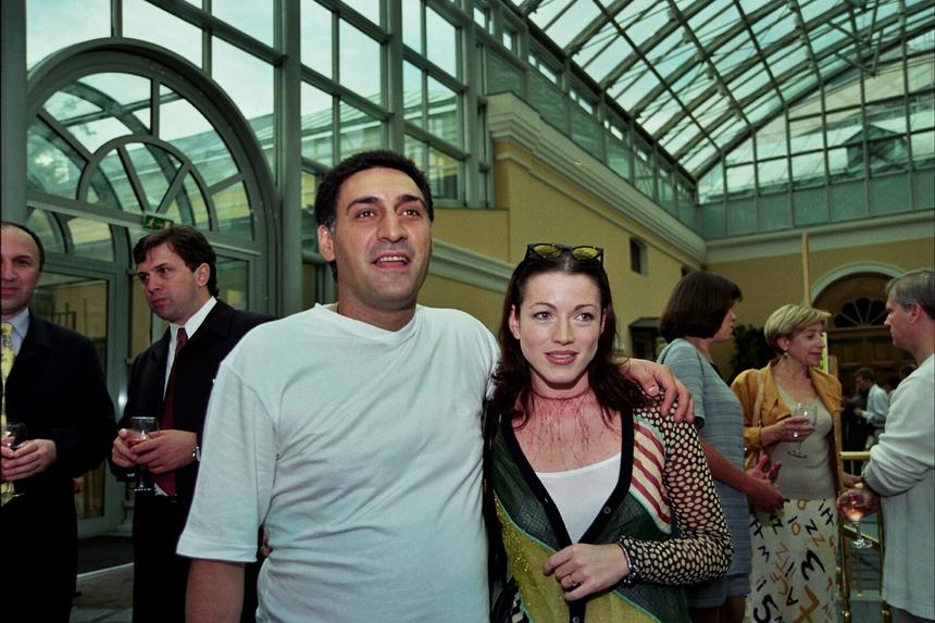 «Мы снова в деле»: Алена Хмельницкая впервые после смерти бывшего мужа Тиграна Кеосаяна вышла на сцену