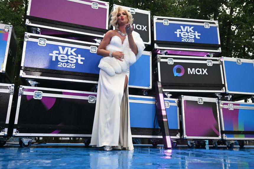 «Лишь бы семью не разбила»: Ольгу Бузову заподозрили в романе с женатым мужчиной