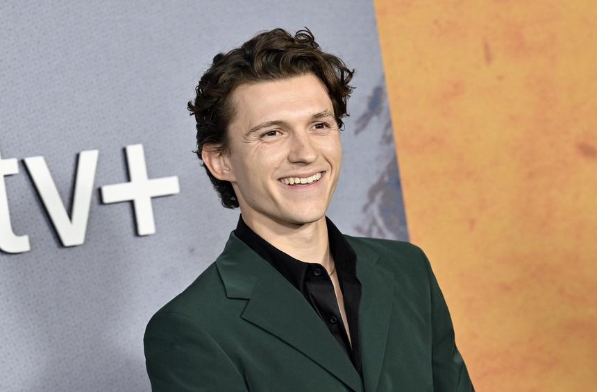 «С невестой»: звезда «Человека-паука», актер Том Холланд проговорился о новом статусе своей возлюбленной