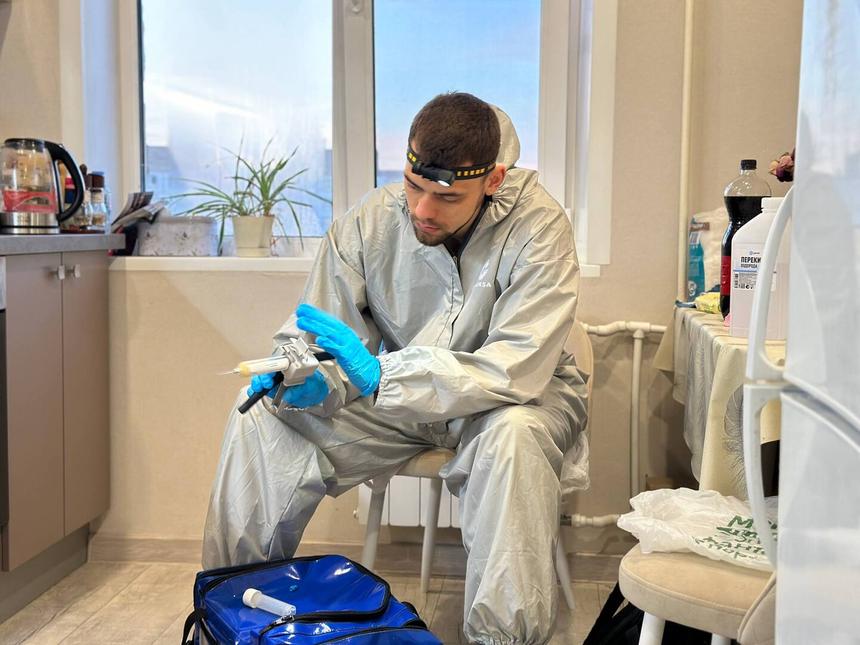 «Во время обработки они ползают по тебе»: дезинсектор со стажем рассказал о трудностях и тонкостях профессии