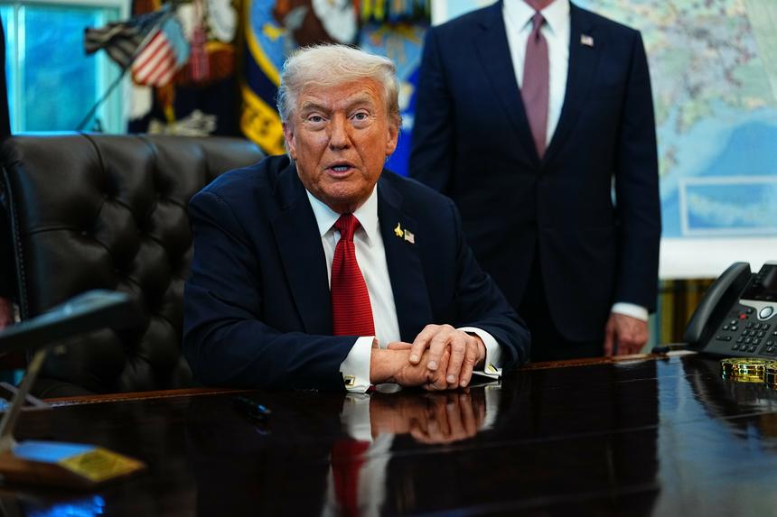 «Вы в долгу передо мной»: президент США Дональд Трамп вернулся в TikTok после сделки с Китаем