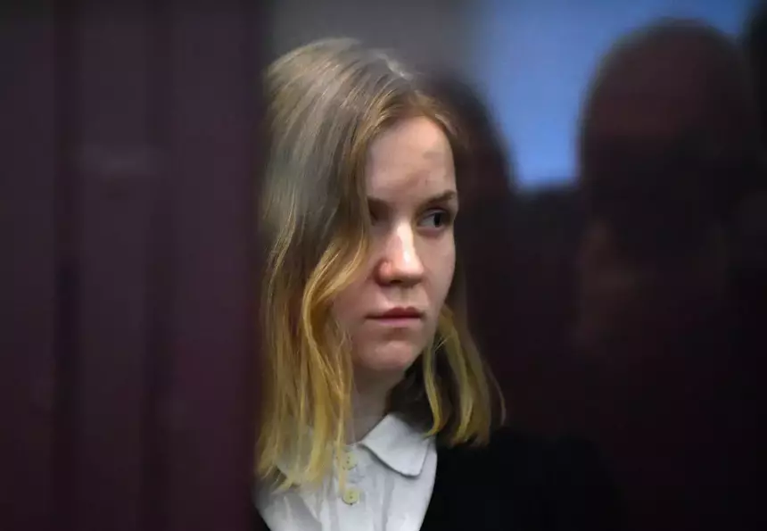 Убившая военкора Владлена Татарского Трепова* в четвертый раз отправлена в штрафной изолятор