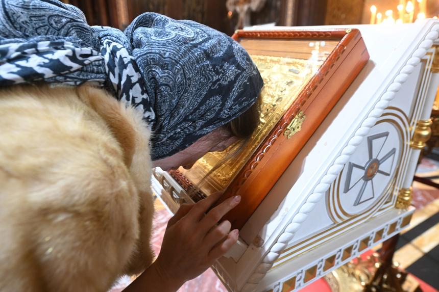 «Им всё мало»: священник назвал женщин причиной мужских преступлений