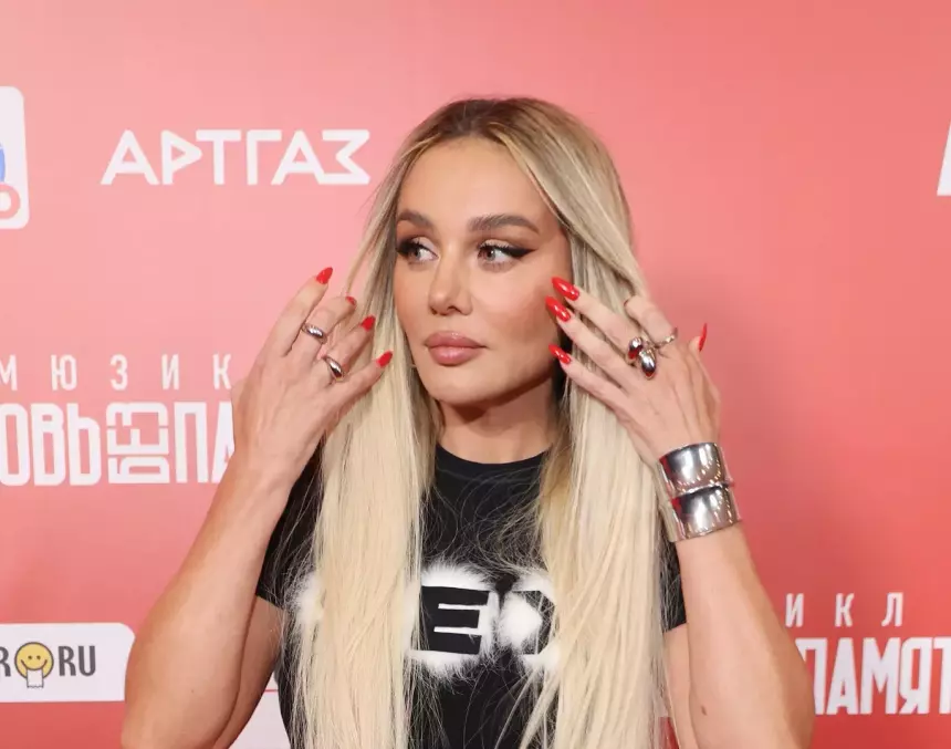 «Ты еще такой малыш»: Анна Седокова раскритиковала молодых артистов за неуважение к женщинам