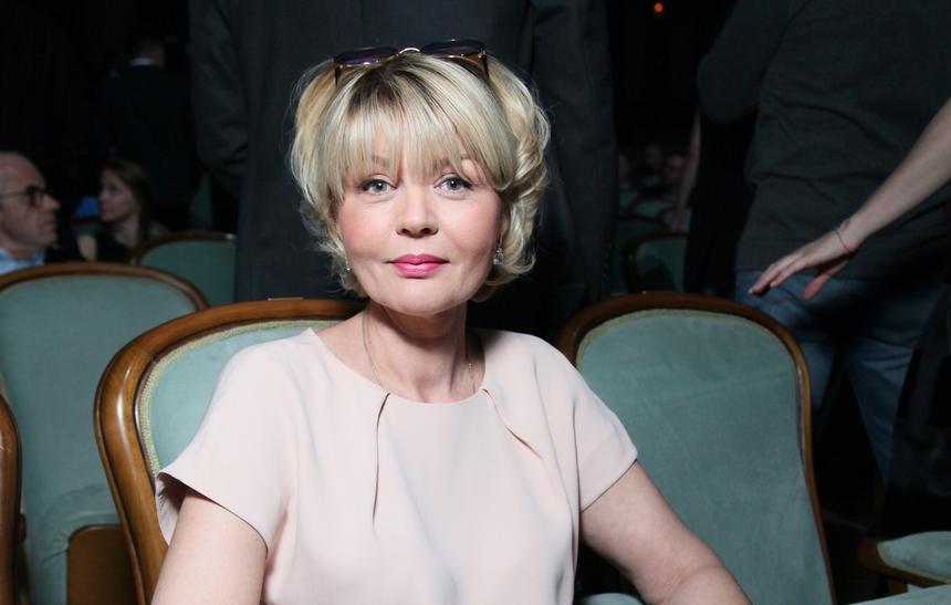 «Меня не могли ввести в наркоз, потому что я рыдала»: Юлия Меньшова призналась, что сделала аборт