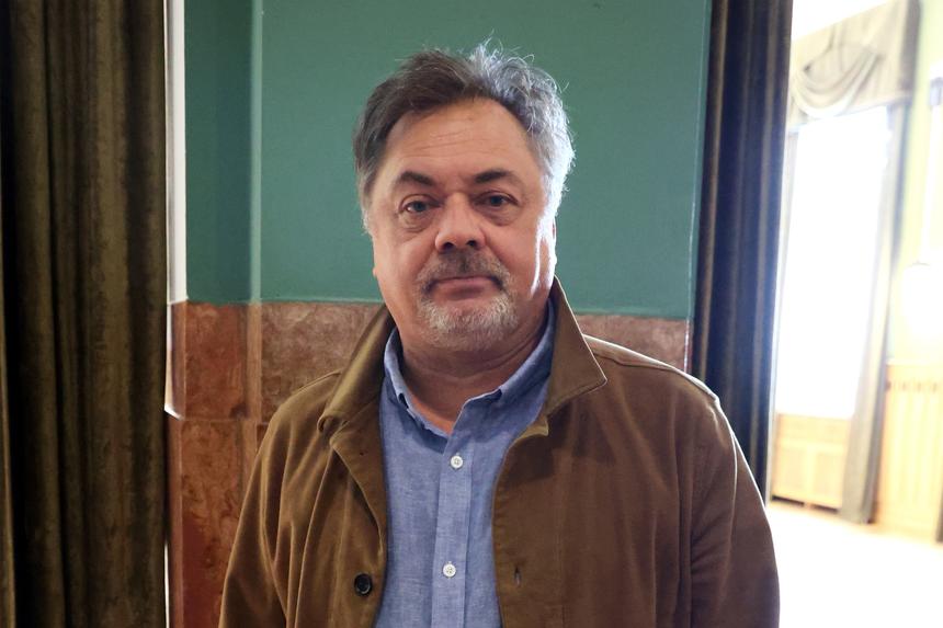 «Жил в тени отца и был примером того, как на детях природа отдохнула»: как «Папины дочки» повлияли на карьеру Леонова