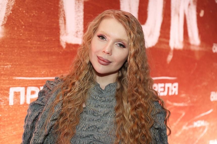 Провели несколько вечеров у моря: Карина Кросс закрутила роман с 21-летним хоккеистом из Минска