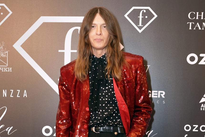 «В деньгах он не нуждается»: что известно о жизни Влада Лисовца, борющегося с раком