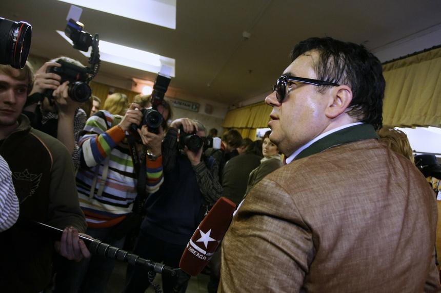 «Никуда не собирается уезжать, но недвижимость продал?»: Стас Садальский уличил Геннадия Хазанова в обмане