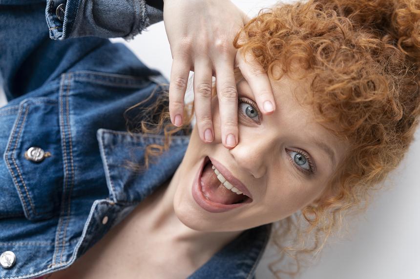 Стоматолог Лабухин назвал опасными эксперименты с татуировками на живых зубах