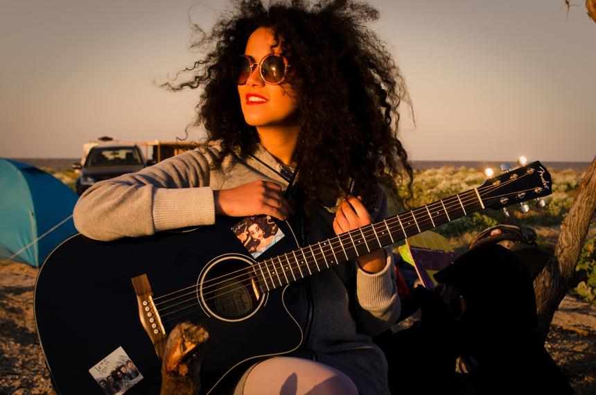 «Я постоянно боялась за свою жизнь»: певица с эфиопскими корнями Лида Лему о творчестве и поиске отца