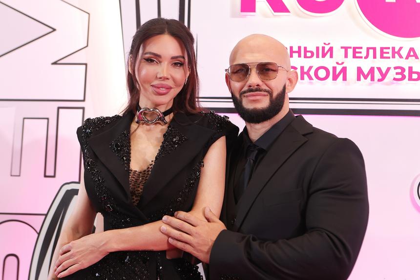 Рэпер Джиган уехал из России после заявления Оксаны Самойловой о разводе