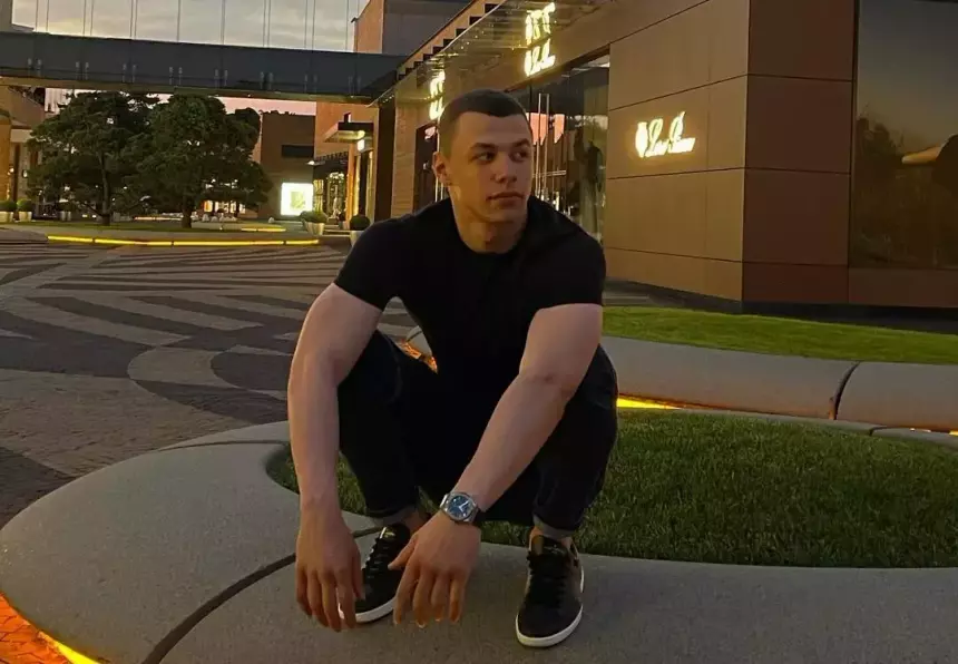 Вейп, кальян и трусы: рэпер Macan добавил в свой райдер штрафы за невыполнение пунктов