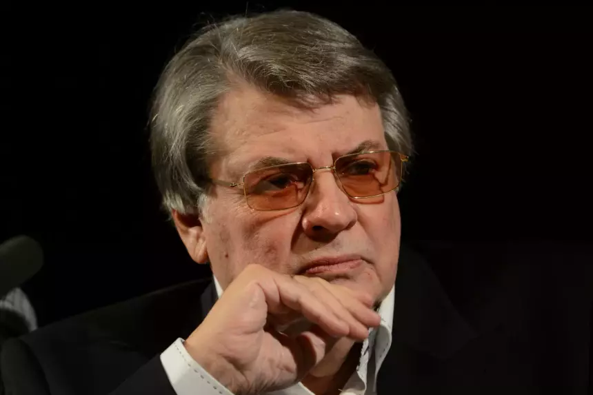 «Бедненько»: люди раскритиковали памятник на могиле Ширвиндта