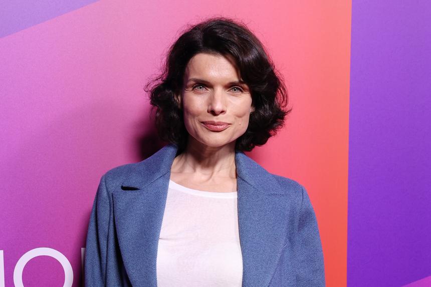 «Могу себе позволить и пиццу, и пасту, и десерт»: Анна Азарова раскрыла секрет стройной фигуры