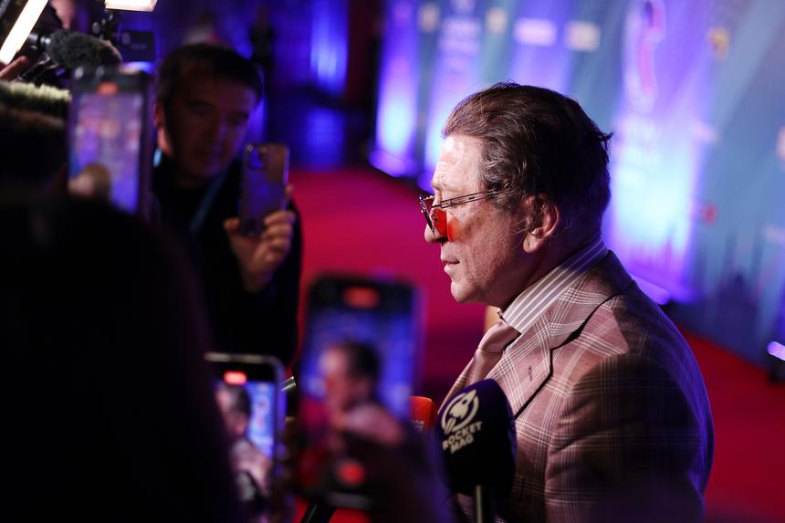 Операция? Зрителей удивил внешний вид Григория Лепса на скандальном концерте