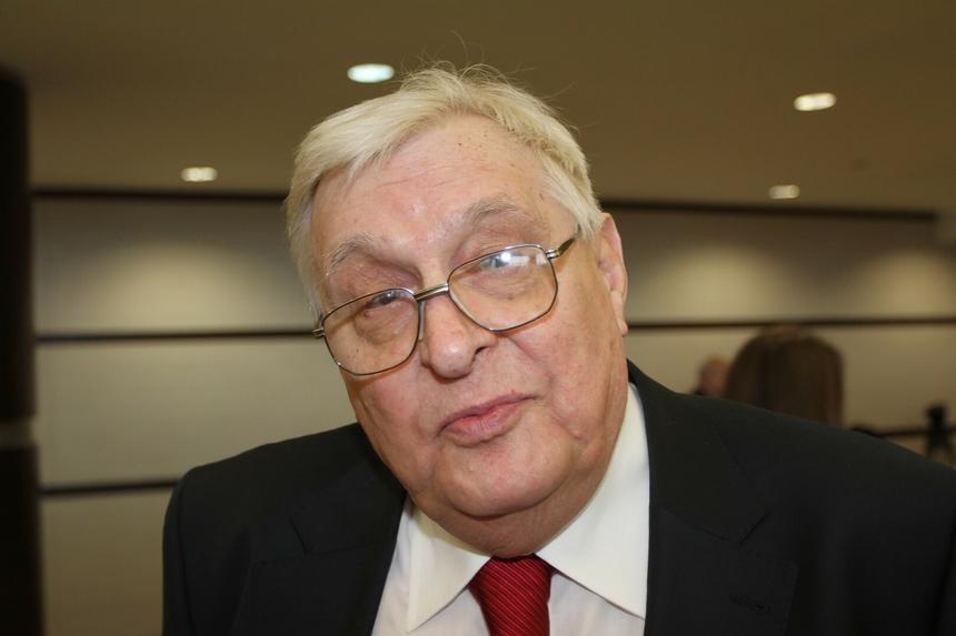 «Мне не хочется»: 91-летний Олег Басилашвили о возможном уходе со сцены