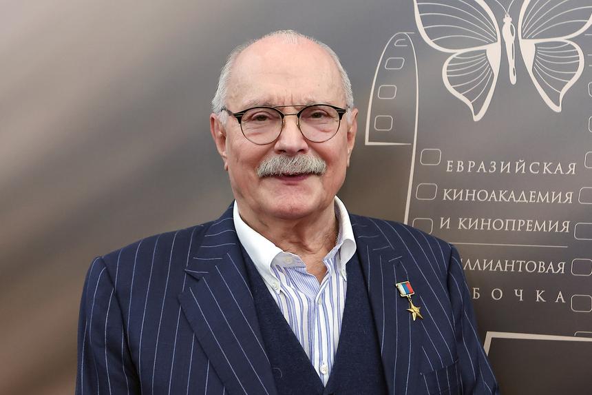 «У нас в семье понятие баловал как-то отсутствует»: Кончаловский поделился воспоминаниями о Михалкове