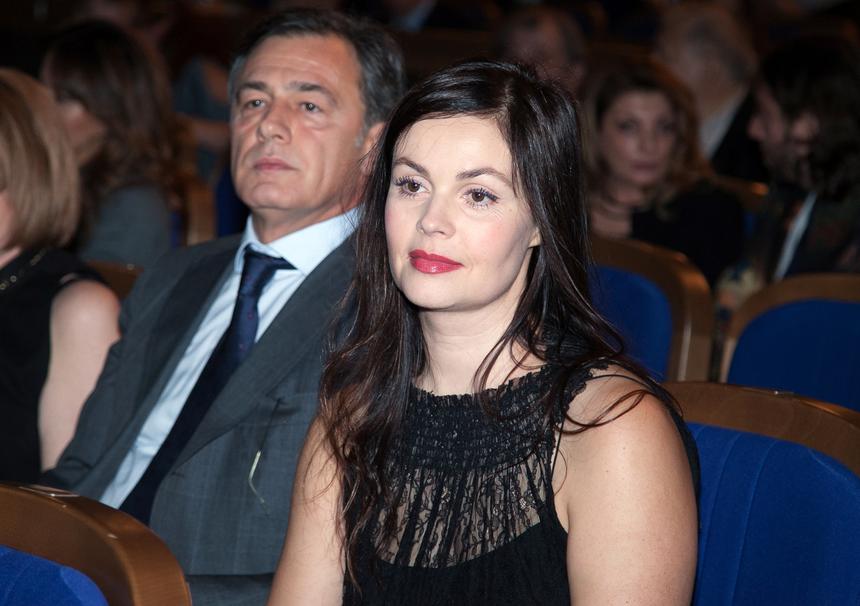 «Не может позволить себе быть уставшей женщиной»: почему Екатерина Андреева редактирует свои фото