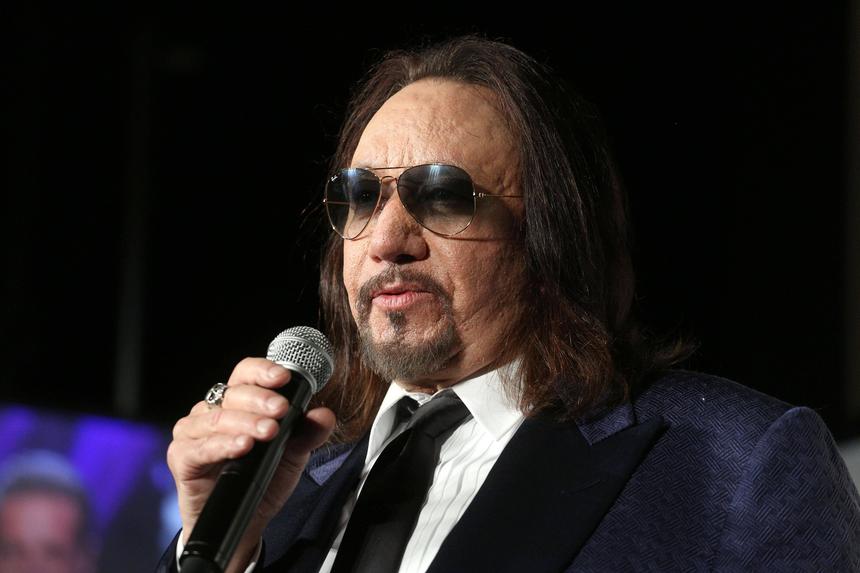 Смерть 74-летнего гитариста Kiss Пола Фрейли расследует судмедэксперт