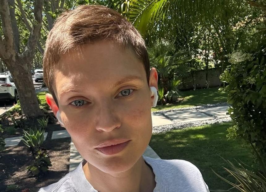 Сослались на то, что не осталось свободных мест: Victoria's Secret отказала Бьянке Балти, борющейся с раком