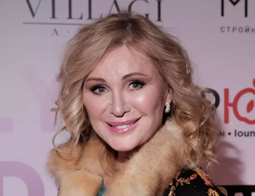 «Я реально отсылала в Белый дом подарок»: жена Дональда Трампа появилась на публике в жакете Вики Цыгановой