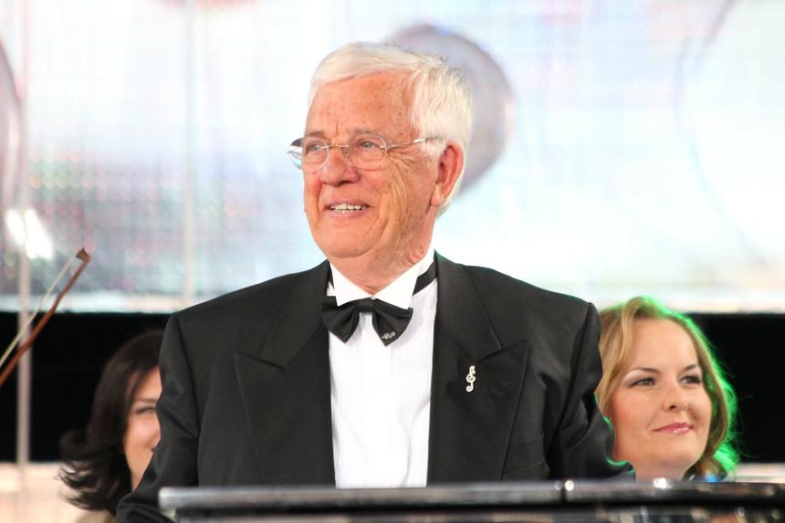 «Мне тяжело разговаривать»: 89-летний Раймонд Паулс попал в больницу