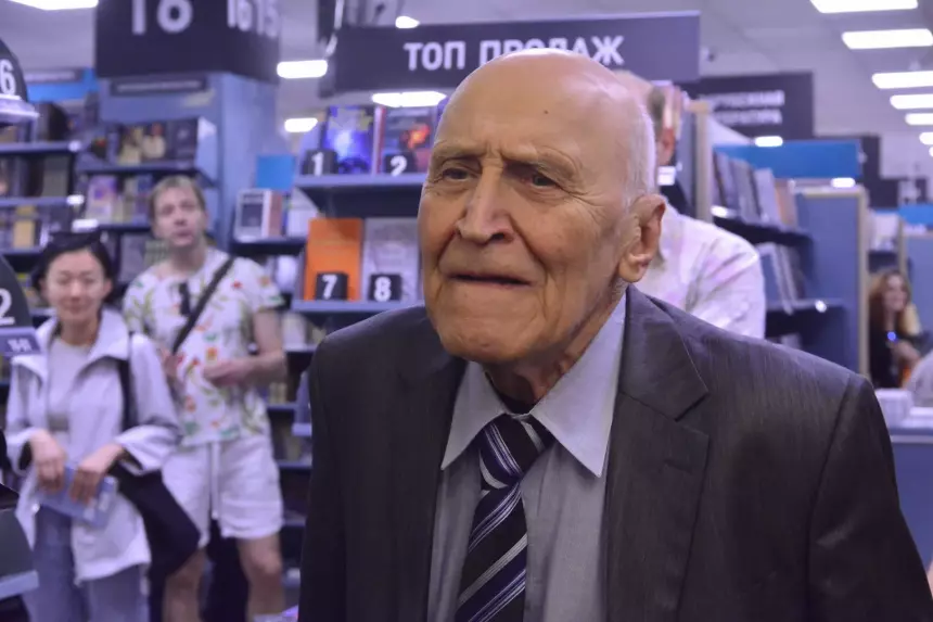 Кости деформируются, позвоночник оседает: Николай Дроздов уменьшился до 162 сантиметров