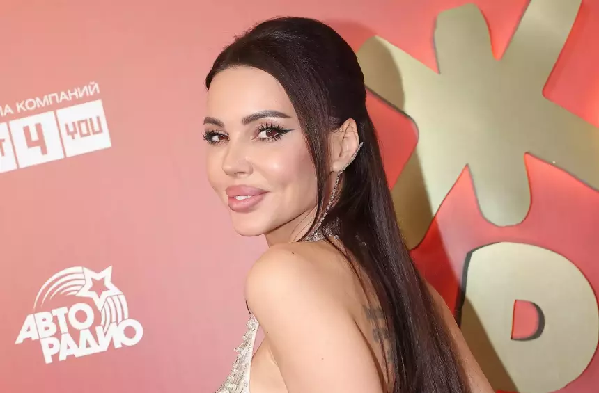 Оксана Самойлова сменила имидж и показала себя с короткой челкой