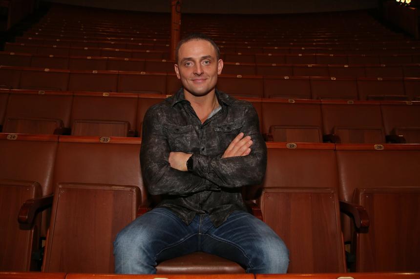 Девушка моложе на 11 лет, из цирковых: разведенного Аскольда Запашного заподозрили в новом романе