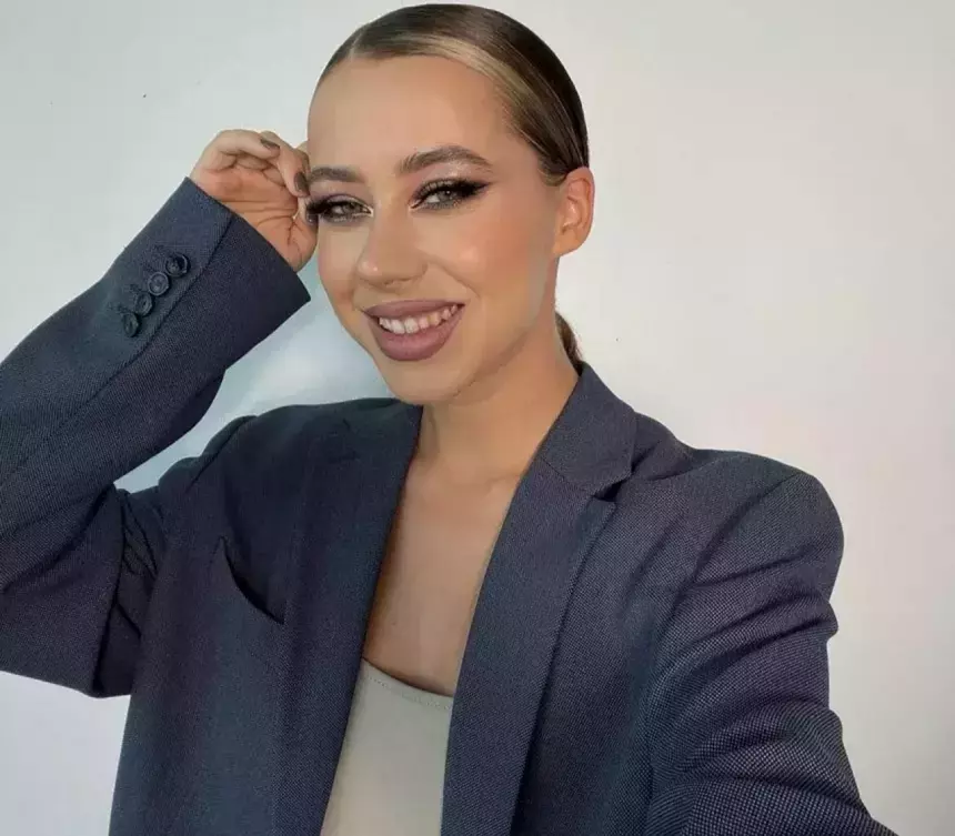 Блогер Саша Митрошина хочет взыскать с бывших юристов свыше 68 млн рублей