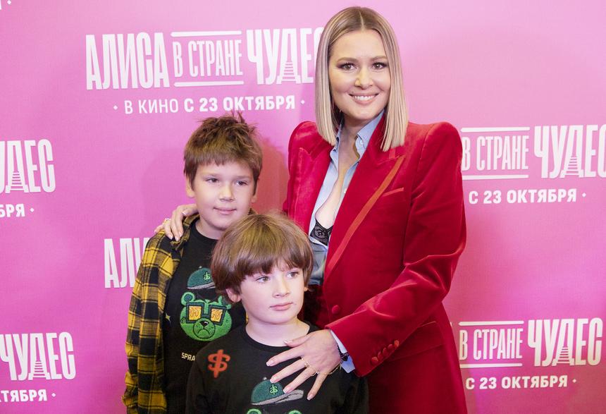 Мария Кожевникова рассказала о борьбе с лишним весом и послеродовых осложнениях