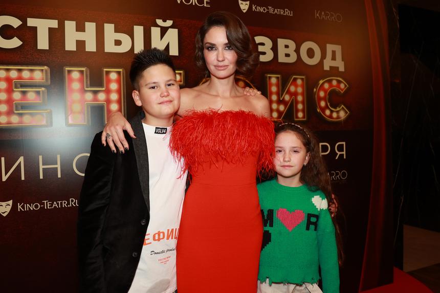 «С возрастом приходит другая любовь»: Муцениеце рассказала о беременности и интересах детей от Прилучного