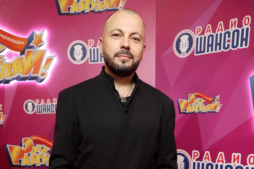 «Почему ты не умер, а мама умерла?»: Ярослав Сумишевский рассказал о переживаниях сына