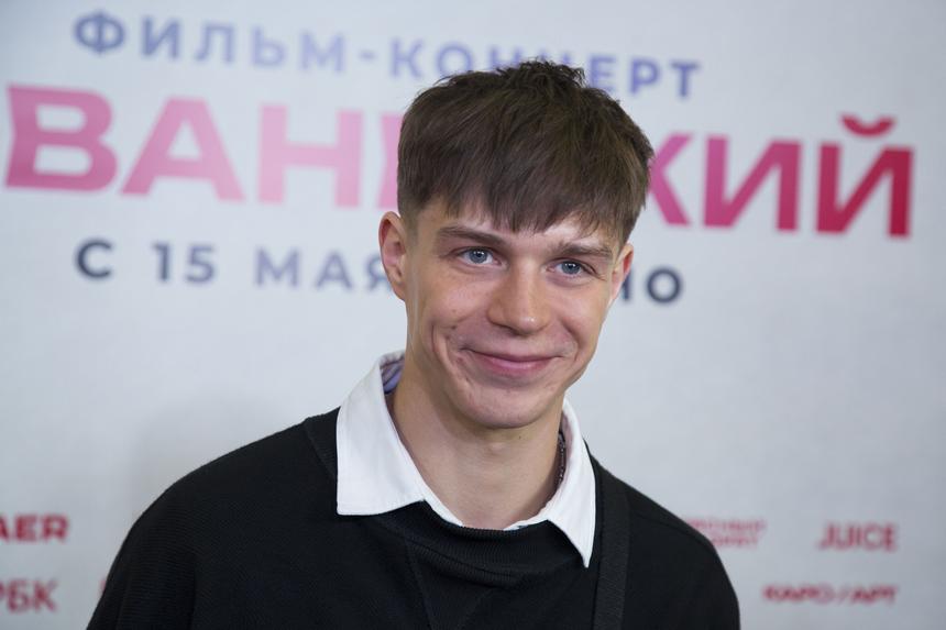 Представитель актера Глеба Калюжного опроверг, что его притесняют в армии