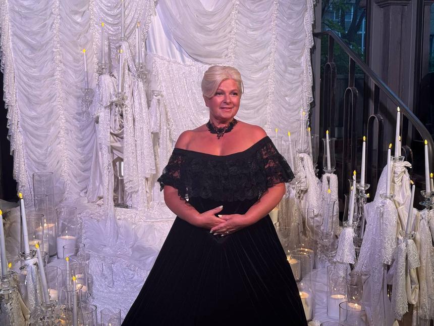 Пластика или нет? Как маме певицы Нюши удается так молодо выглядеть