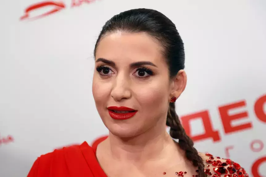 «Это большое событие»: певица Жасмин впервые стала бабушкой