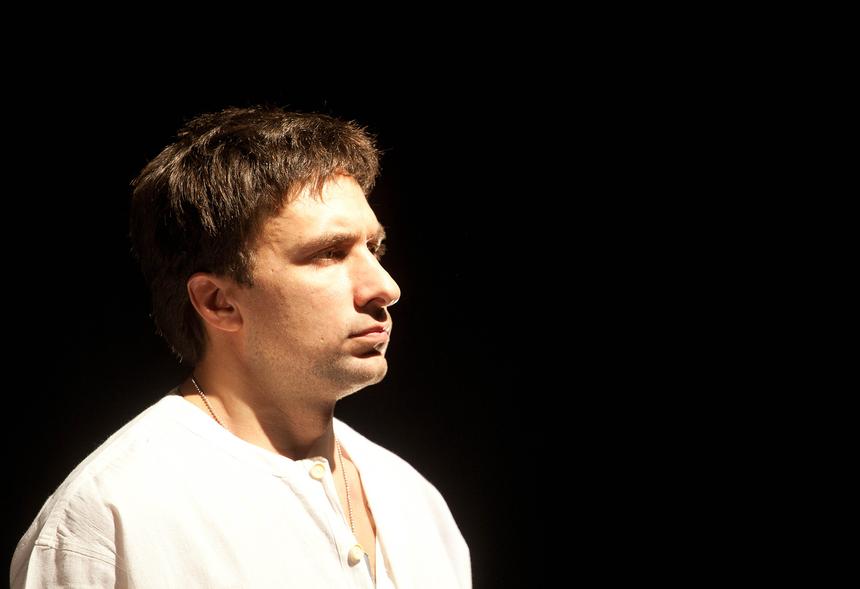 «Надо научиться слышать Бога»: почему звезда «Не родись красивой» Григорий Антипенко оставил кино ради веры