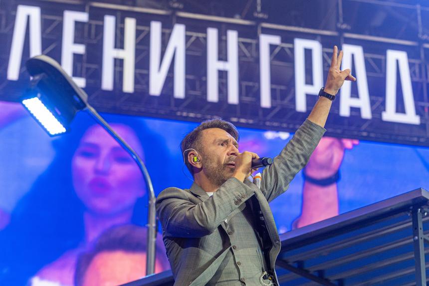 Суд отменил штраф организатору майских концертов «Ленинграда» в Новосибирске