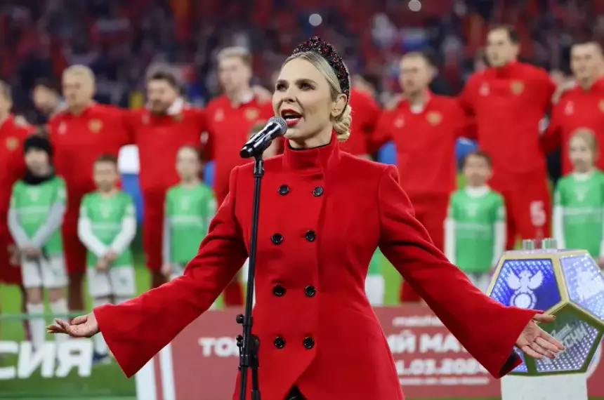 Благодаря телеведущему поняла одну вещь: Пелагея приехала проститься с Юрием Николаевым